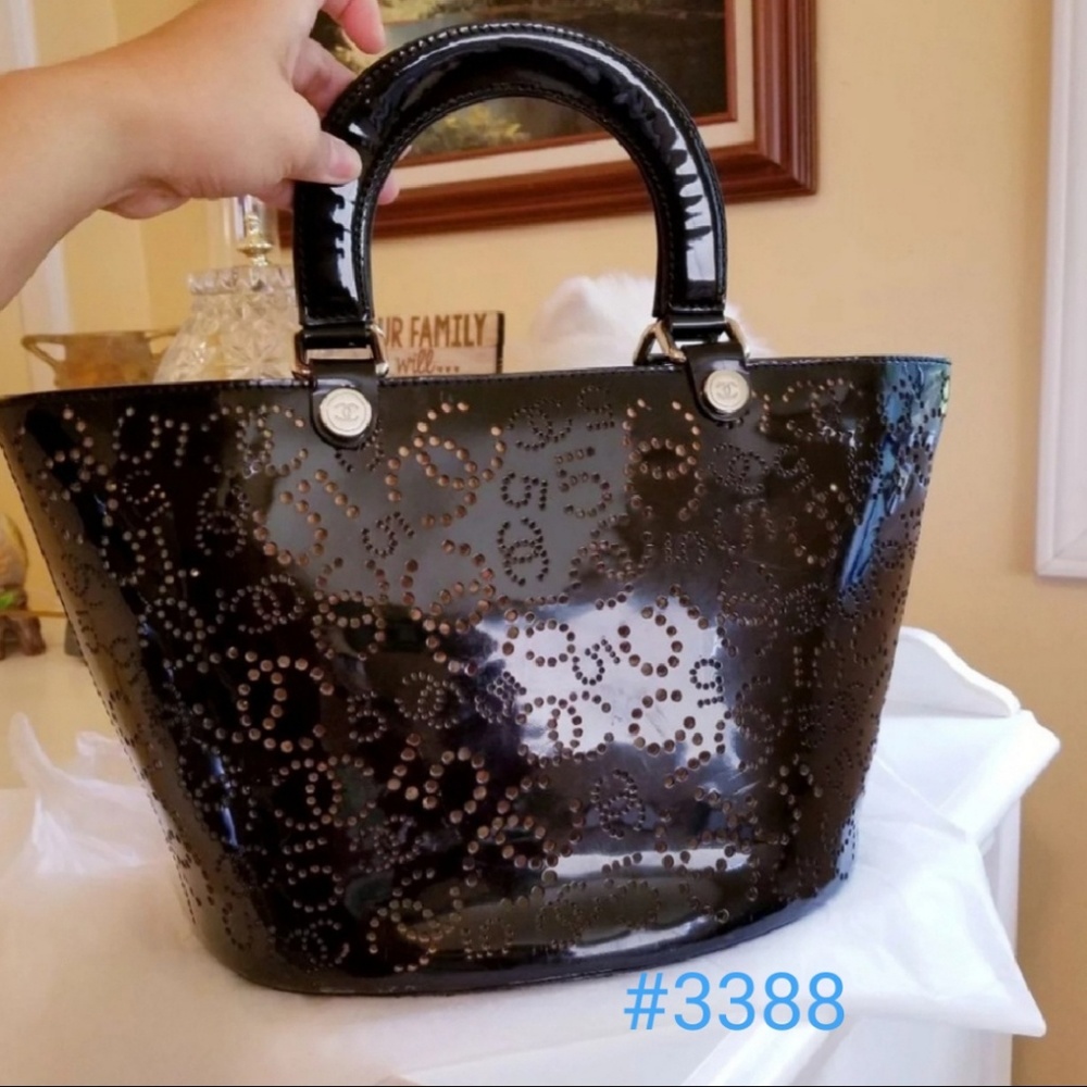 Auth Chanel CC Logos